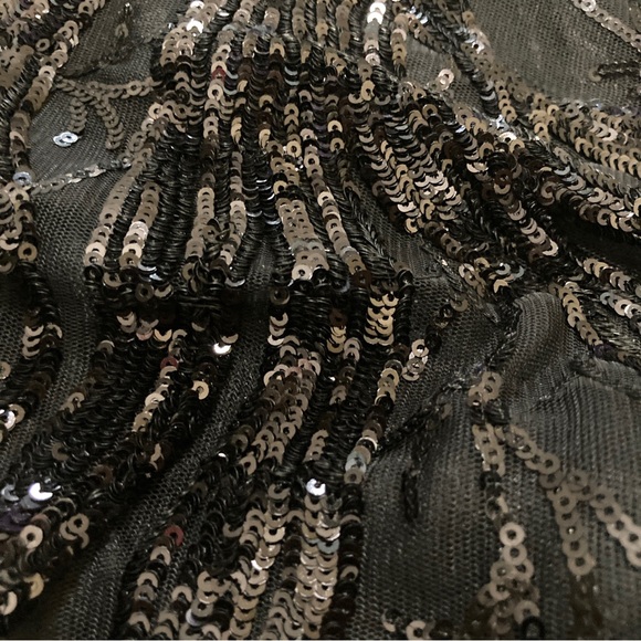 Special Occasion Sequin Gown By Splash - Size 0 - Picture 10 of 13